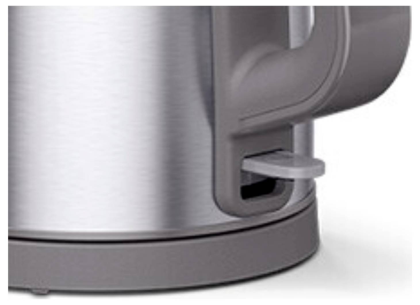 Eine Nahaufnahme der Metallbasis eines Wasserkochers mit einem grauen Griff und einem kleinen Hebel, der wahrscheinlich zum Öffnen des Deckels oder zur Steuerung einer Funktion dient.