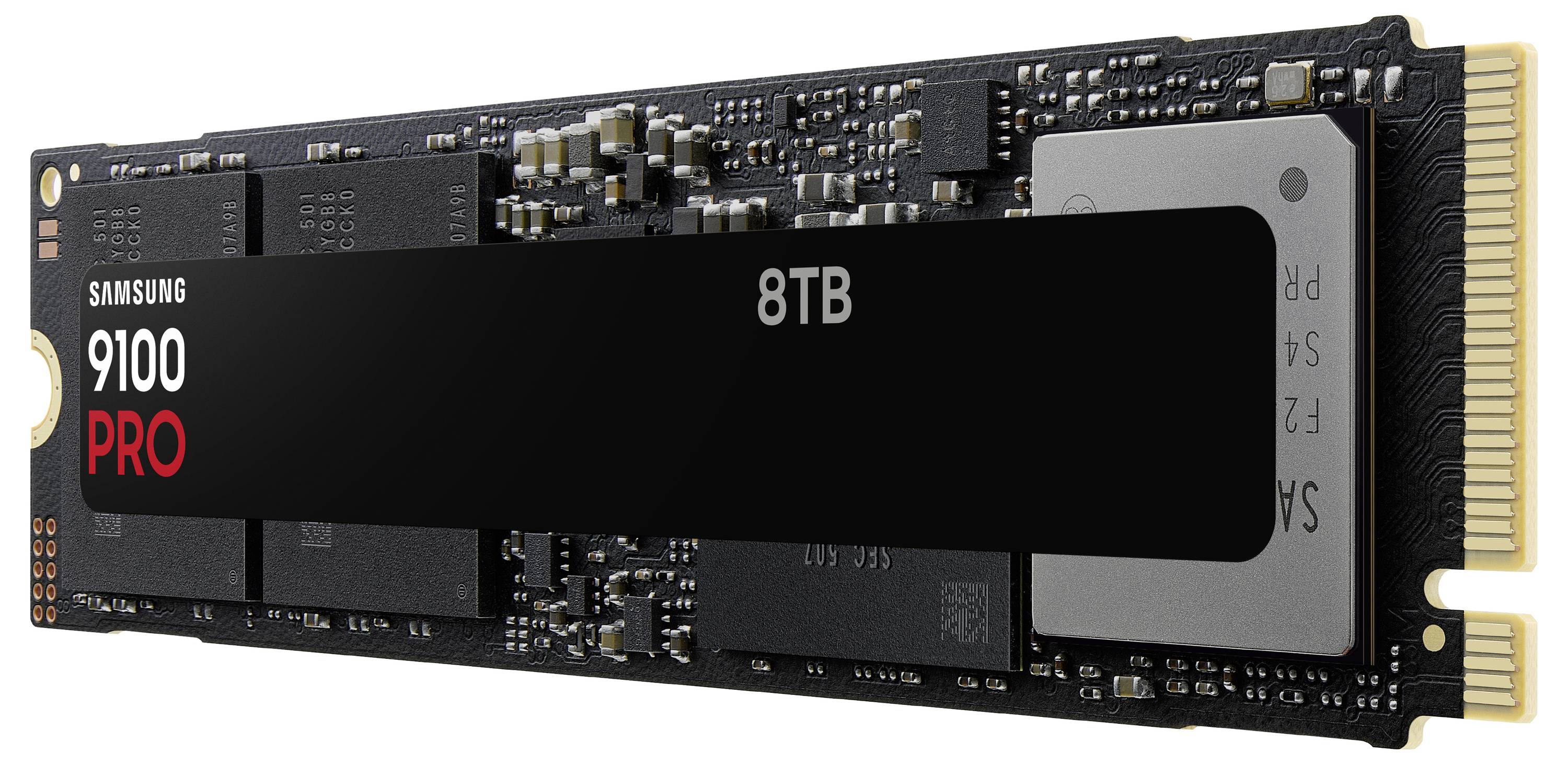 Eine Samsung 9100 PRO 8TB NVMe Solid-State-Festplatte, die ihre schwarze Leiterplatte und den goldenen Anschluss präsentiert.