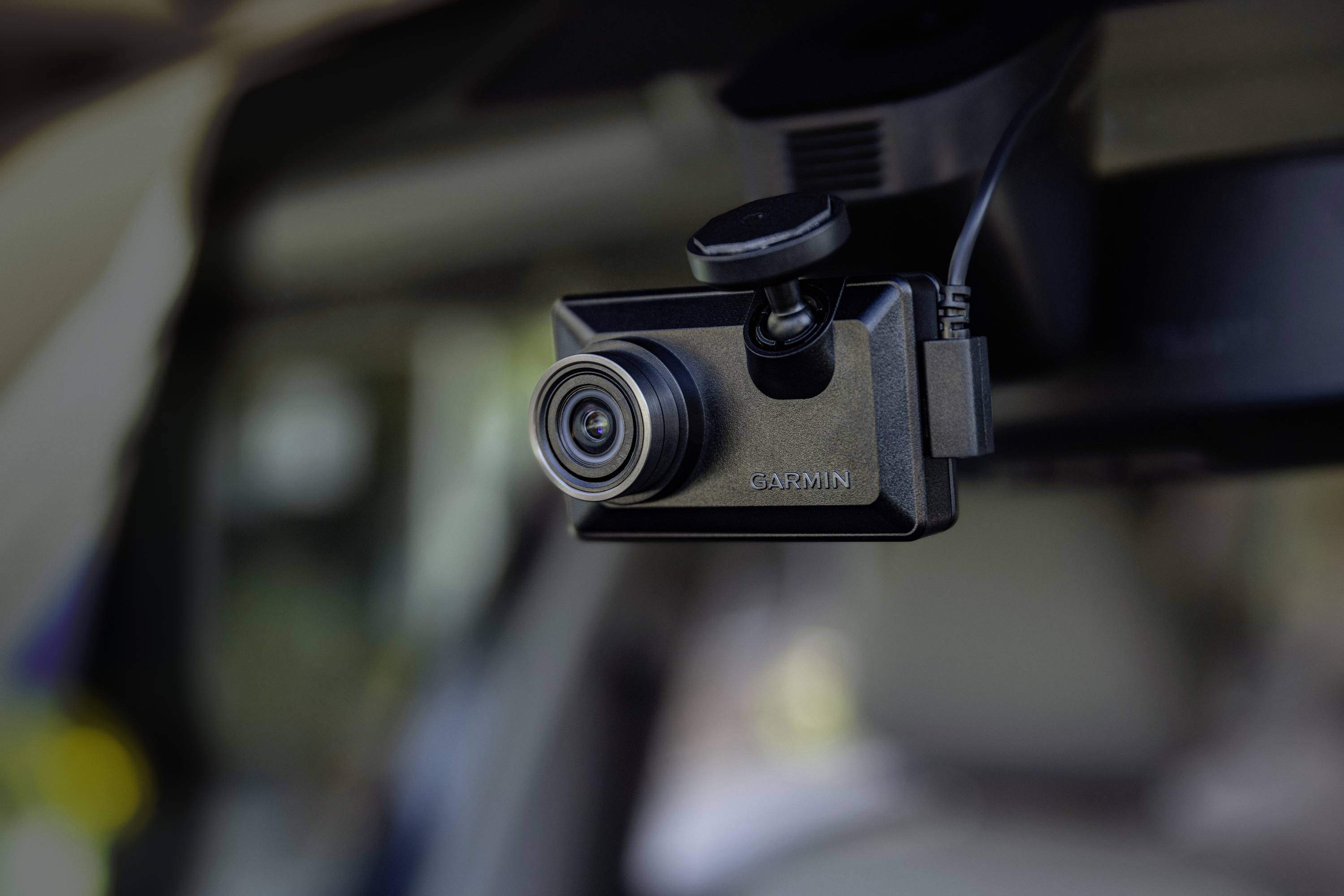 Garmin X210 Dashcam mit GPS Akku, Auffahrwarner, Display, Fahrspurassistent, G-Sensor, GPS mit Radarerkennung, Mikrofon, WLAN