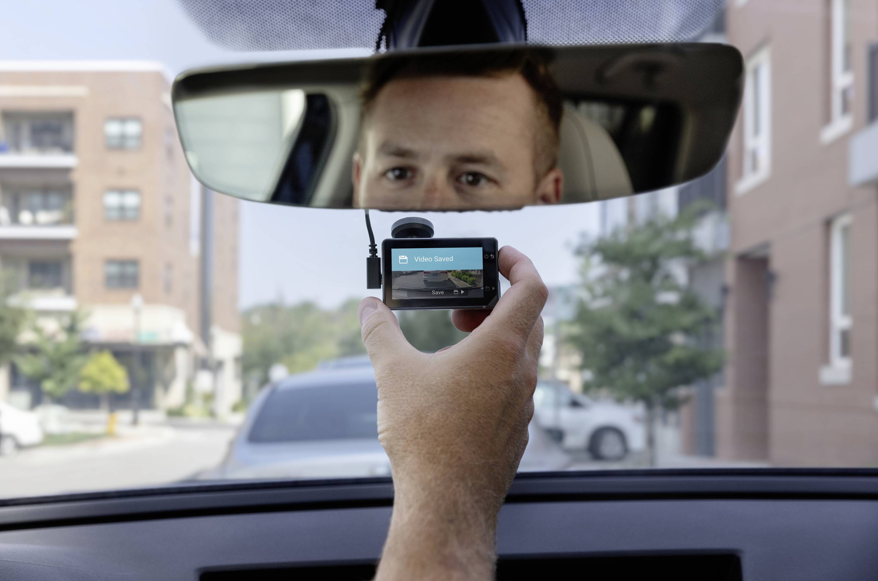 Garmin X310 Dashcam mit GPS Akku, Auffahrwarner, Display, Fahrspurassistent, G-Sensor, GPS mit Radarerkennung, Mikrofon, WLAN