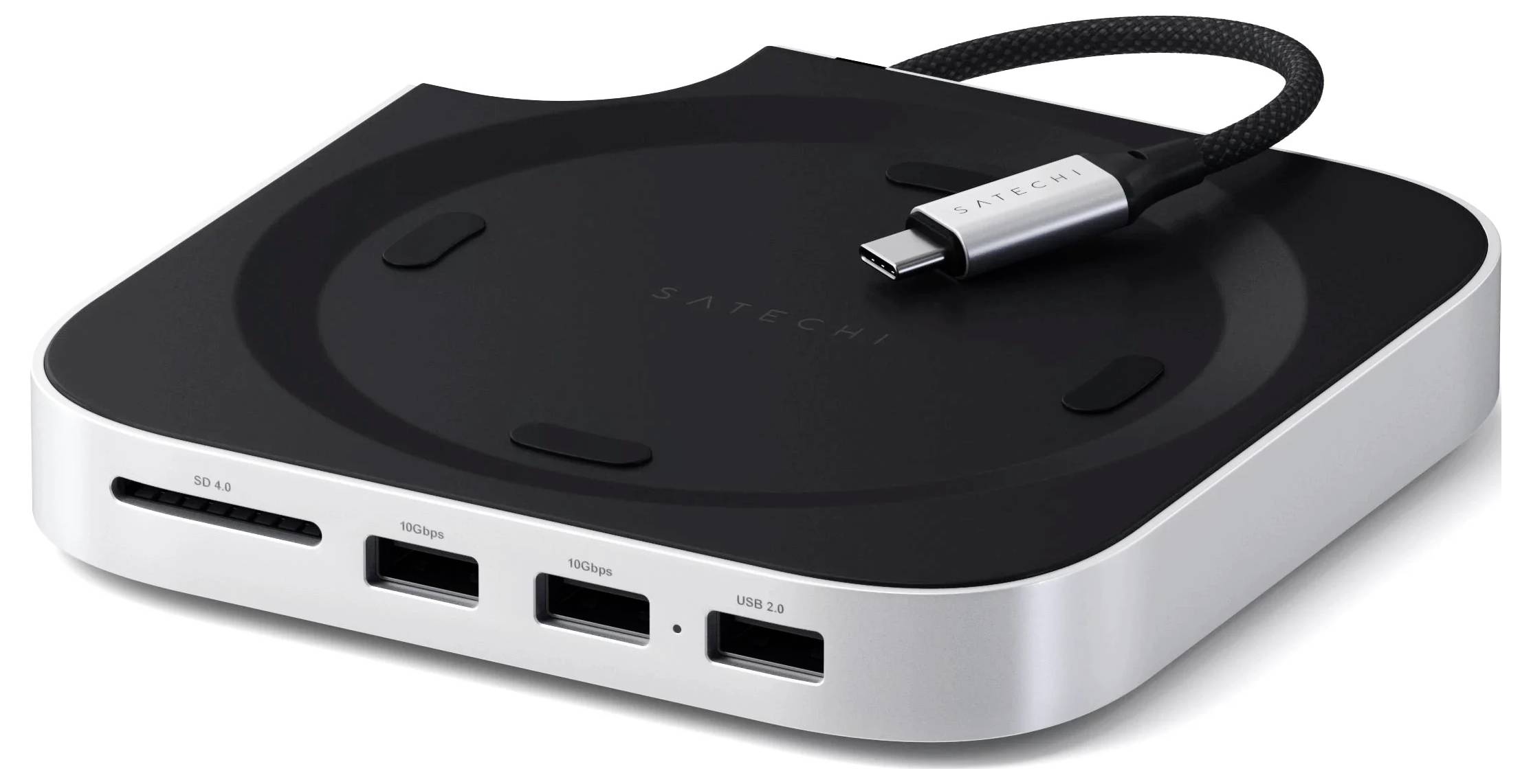 'Satechi' USB-C Hub mit mehreren Anschlüssen, einschließlich HDMI, USB-A und SD-Kartenslots. Kompaktes Design mit geflochtenem Kabel.