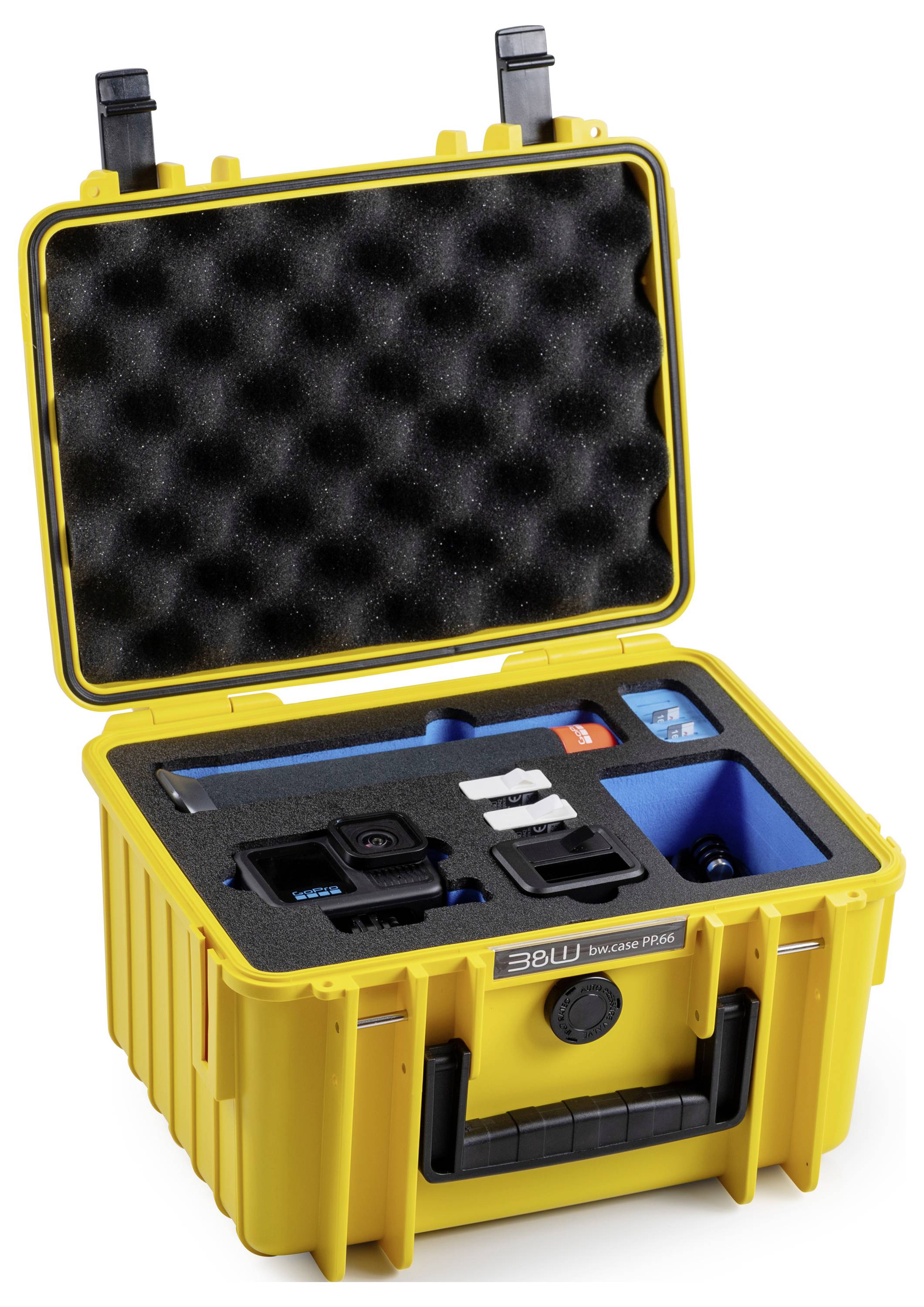 Gelber Schutzkoffer mit gepolsterter Innenausstattung, der eine kompakte Kamera, Batterien und elektronische Zubehörteile in Fächern organisiert aufnimmt.
