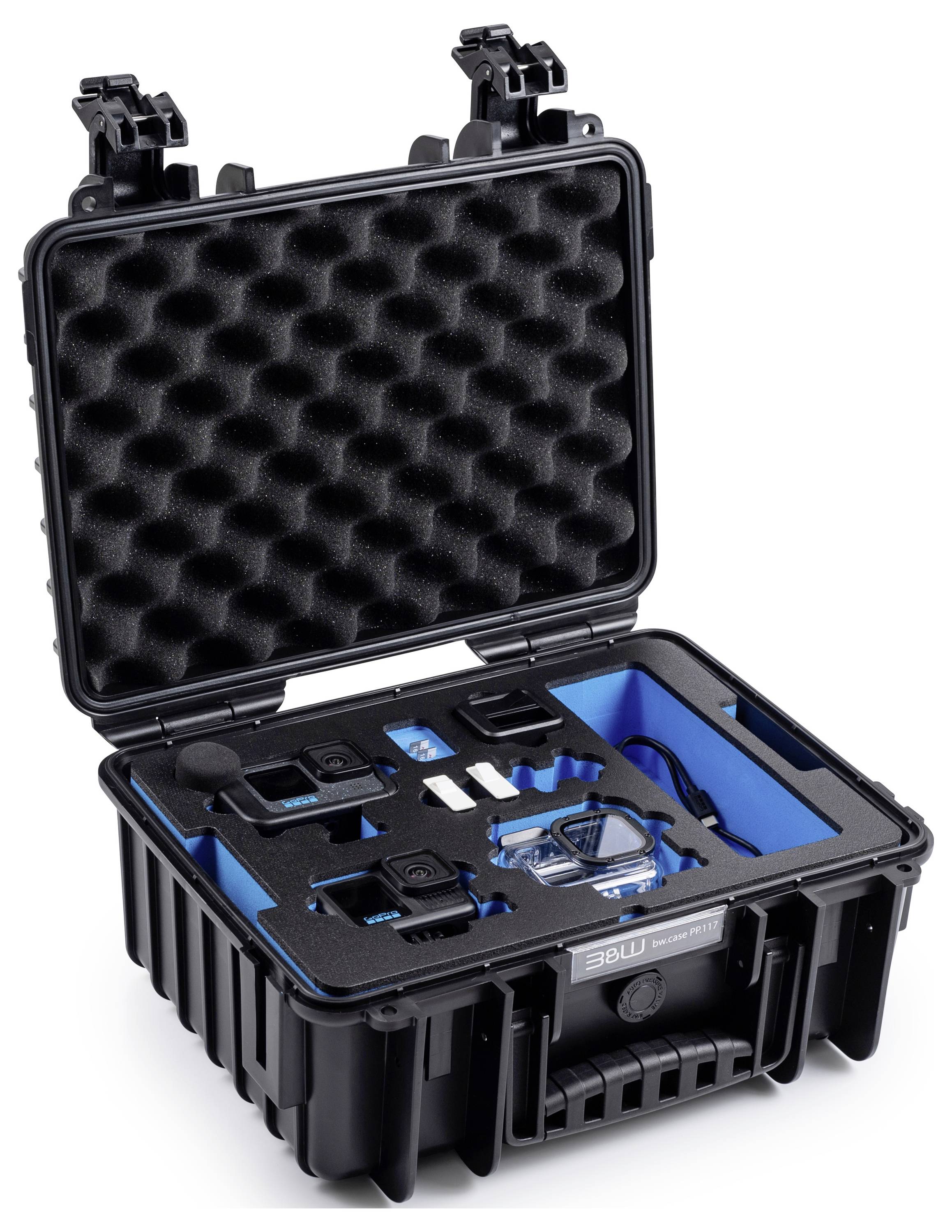 Ein gepolsterter schwarzer Koffer mit blauem Innenleben beherbergt eine GoPro-Kamera, zwei Halterungen, drei Fächer und verschiedene kleine Zubehörteile.