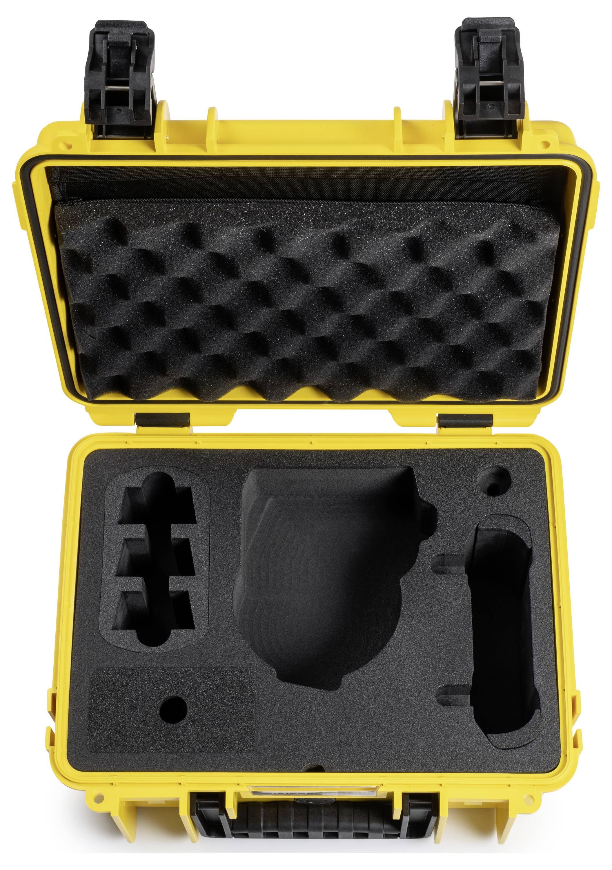 Ein gelber Plastikkoffer mit maßgefertigter Schaumstoffpolsterung, der entwickelt wurde, um spezifische Ausrüstungsgegenstände sicher zu transportieren. Der Schaumstoff ist so geformt, dass er verschiedene Gegenstände passgenau aufnimmt.