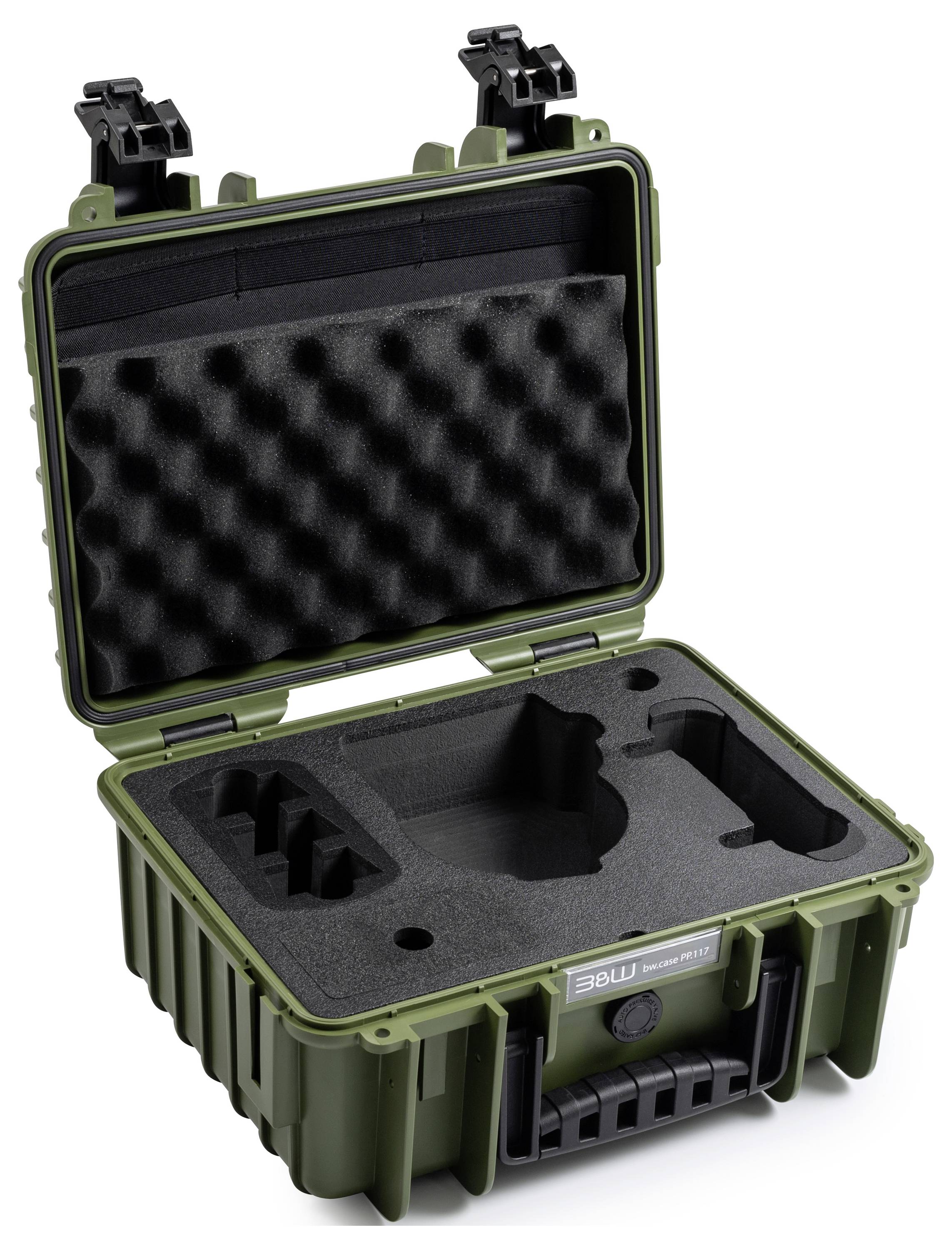 Ein offener, grüner Hartschalenkoffer mit Schaumstoffpolsterung und maßgeschneiderten Fächern. Das Innere ist so konzipiert, dass es bestimmte Ausrüstungsgegenstände sicher fixiert.