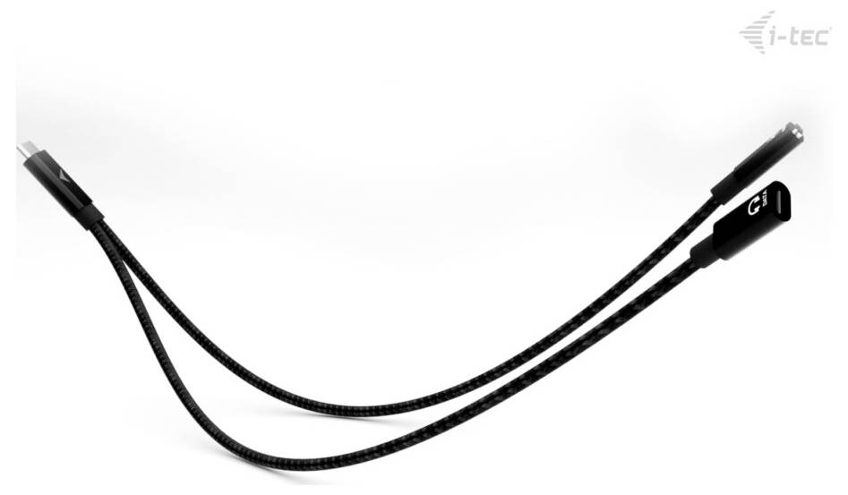 Ein schwarzes Y-förmiges Kabel mit zwei Anschlüssen: ein USB-C und ein größerer Anschluss mit der Bezeichnung 