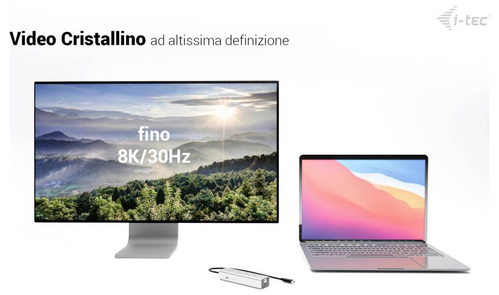 Video Cristallino in höchster Auflösung bis zu 8K/30Hz. Ein großer Monitor zeigt eine malerische Landschaft neben einem Laptop und einem technischen Gerät.