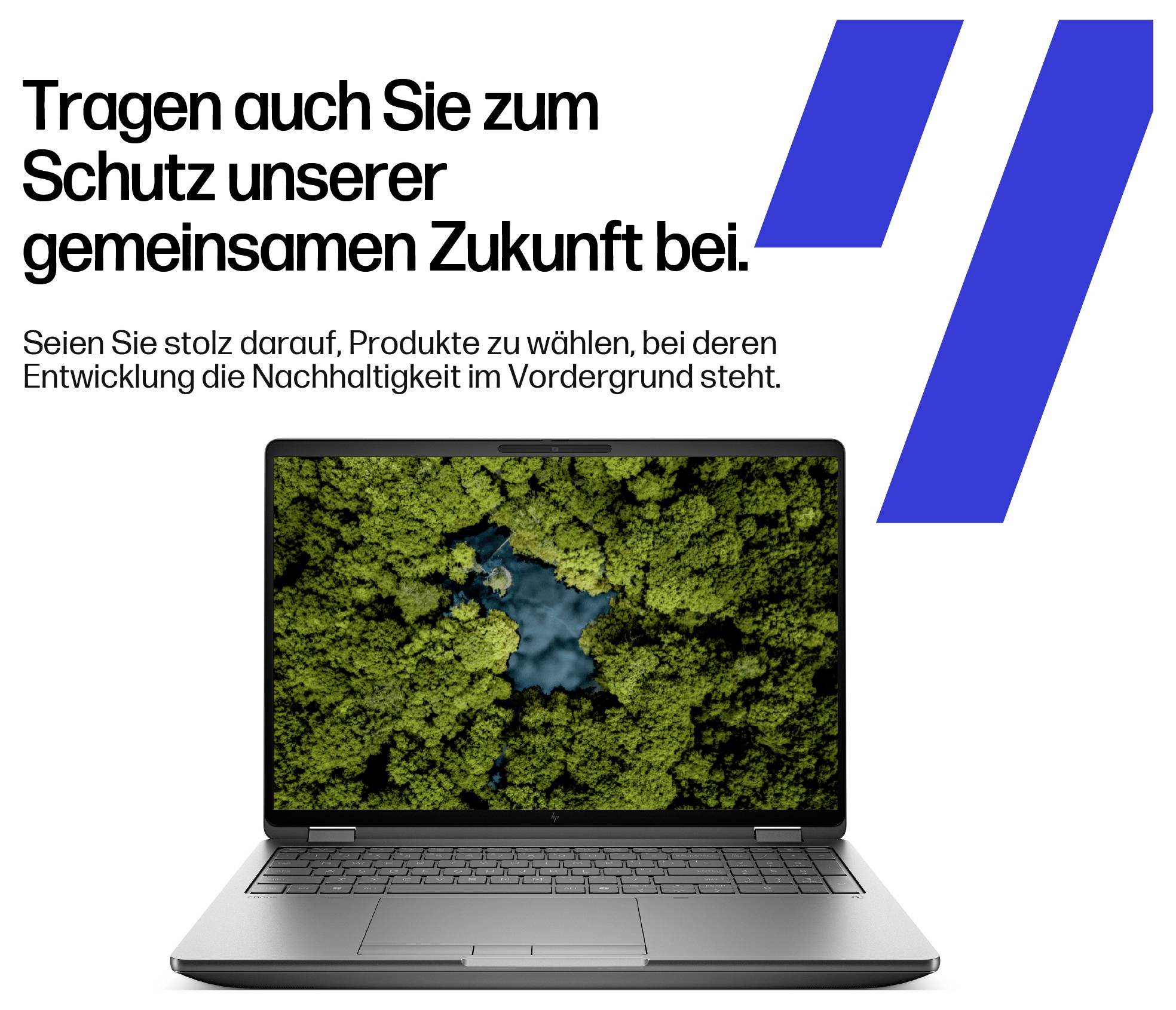 Ein Laptop, der eine Waldszene auf seinem Bildschirm zeigt, wird präsentiert. Darüber befindet sich Text auf Deutsch, der zum Schutz einer gemeinsamen Zukunft ermutigt und die Auswahl nachhaltiger Produkte empfiehlt.