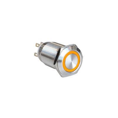 Ein metallischer Drucktaster mit einem kreisförmigen orangefarbenen LED-Ring, ausgestattet mit mehreren Anschlusspins an der Rückseite für die Installation.