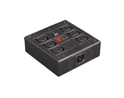 Eine schwarze Stromverteilungseinheit mit acht Anschlüssen und einem roten Netzschalter oben, geeignet für die Verwaltung mehrerer elektrischer Verbindungen.