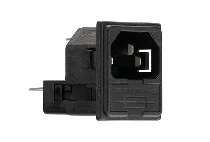 Ein schwarzes IEC C14 Netzeingangmodul mit integrierter Sicherung und Schalter, das typischerweise zum Anschluss von Strom an elektronische Geräte verwendet wird.