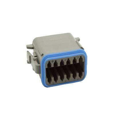 Ein grauer elektrischer Verbinder mit einer blauen Dichtung, der acht Schlitze für Stifte aufweist und zum sicheren Anschluss von elektrischen Leitungen verwendet wird.