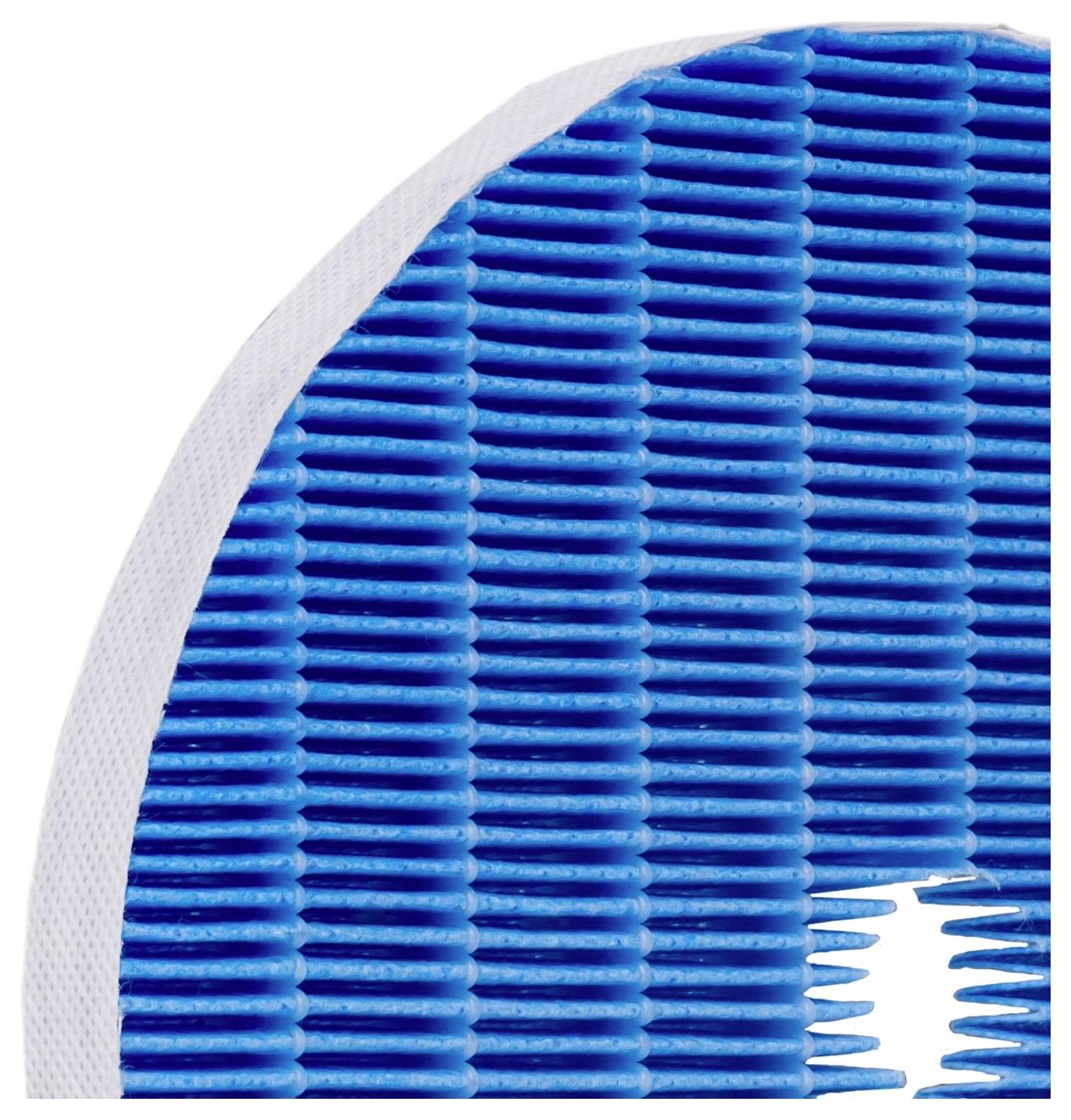 Nahaufnahme eines blauen, gerippten, halbkreisförmigen Objekts mit einer weißen Kante auf der linken Seite vor einem weißen Hintergrund.