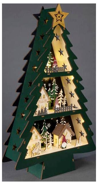 Weihnachtliche Holzdekoration in Baumform mit Sternausschnitten, die auf drei Ebenen beleuchtete Miniaturszenen mit Häusern und Figuren zeigt, bekrönt von einem Stern.
