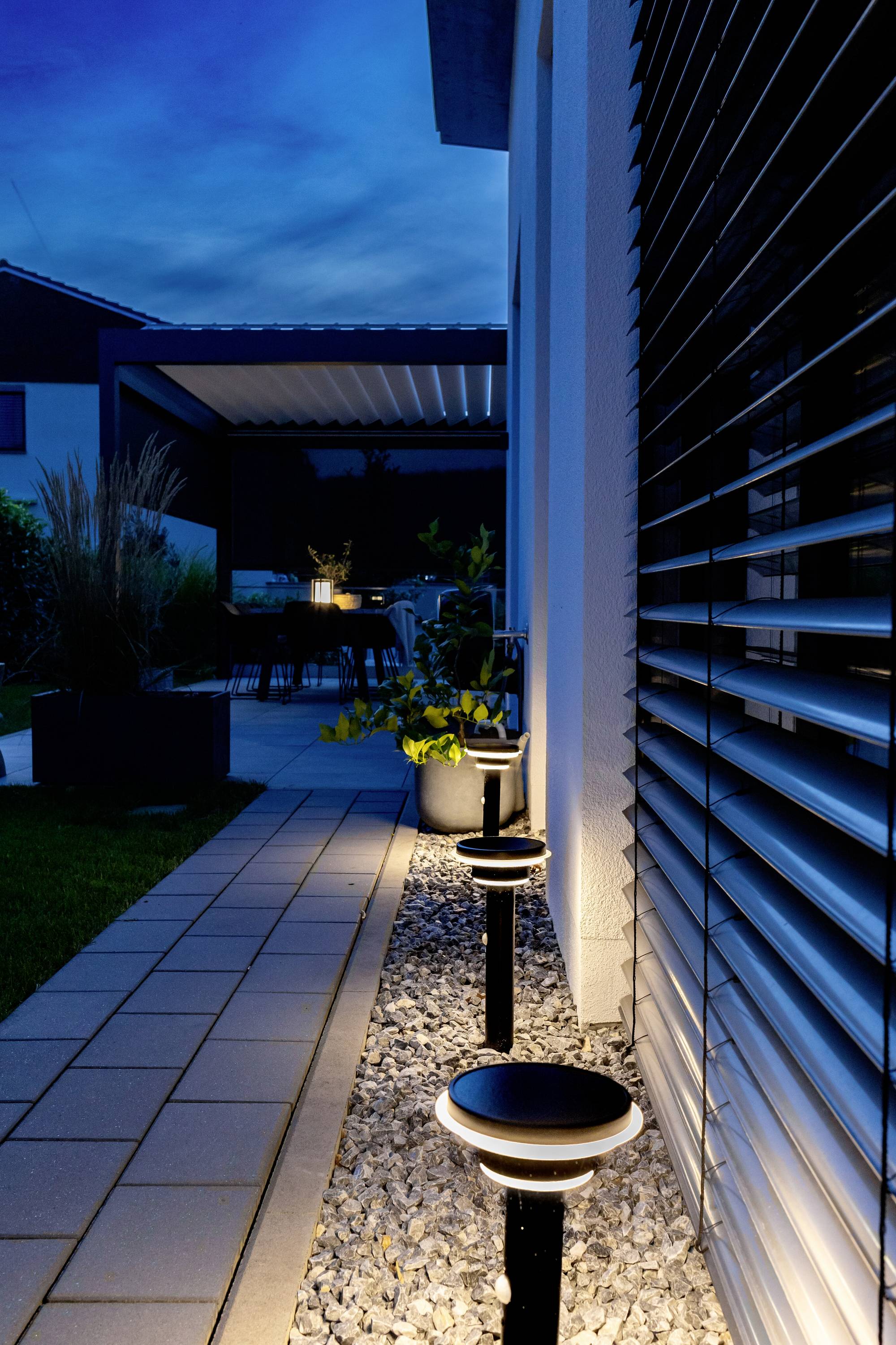 OSRAM ENDURA® STYLE SOLAR DOUBLE CIRCLE 40cm Post Sensor Double Circle 6W Black 4099854455520 LED-Außenwandleuchte 6.00W Schwarz