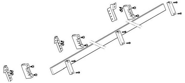 Diagramm zur Darstellung der Montage eines Metallstabs mit Halterungen und Schrauben. Teile sind zur Orientierung beschriftet und um den Stab positioniert.
