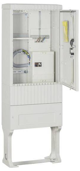 Offener Elektroschrank mit sichtbarer Innenverdrahtung und elektrischen Komponenten, einschließlich eines montierten Leitungsschutzschalters und ordentlich verlegter Kabel.