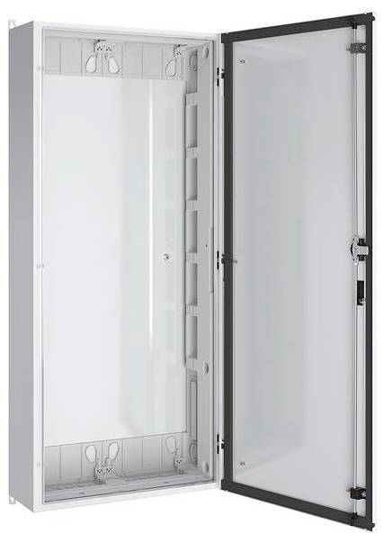 Hoher, offener rechteckiger Metallschrank mit einer teilweise transparenten Tür, der ein leeres Inneres für Lagerzwecke oder Installationen zeigt.