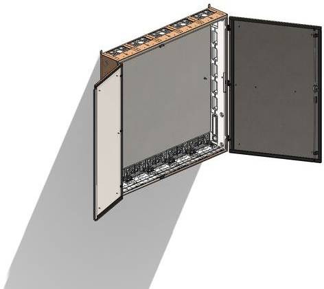 Ein offenes, aufrechtes Netzwerk-Servergestell zeigt mehrere leere Slots für Hardwarekomponenten, wobei offene Türen das interne Layout offenbaren.