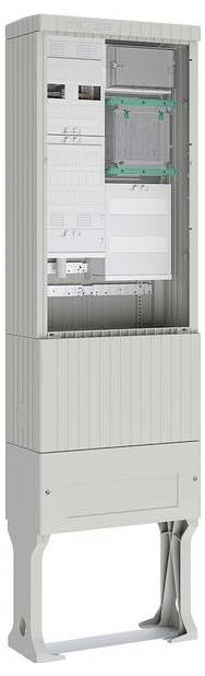 Ein hoher, vertikaler Elektroschrank mit offenen Paneelen, die Kabel und Anschlüsse zeigen. Er ist auf einem Ständer montiert und wird für Telekommunikationszwecke verwendet.