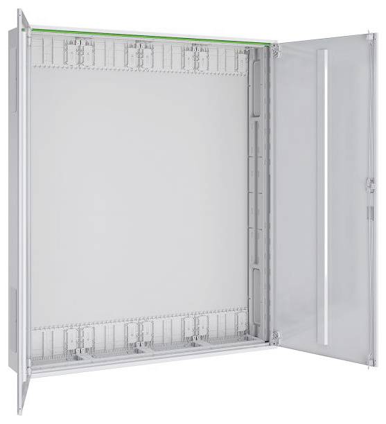 Ein offener, leerer Wandschaltschrank mit einer transparenten Fronttür, der mehrere Einbauslots für elektrische Komponenten zeigt.