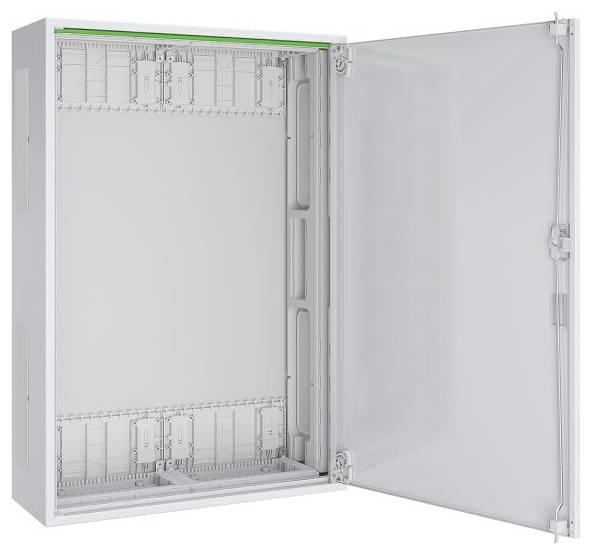 Ein offenes, leeres elektrisches Gehäuse mit einer transparenten Tür, das Fächer für Verkabelung und Schaltungsinstallation zeigt, von vorne betrachtet.