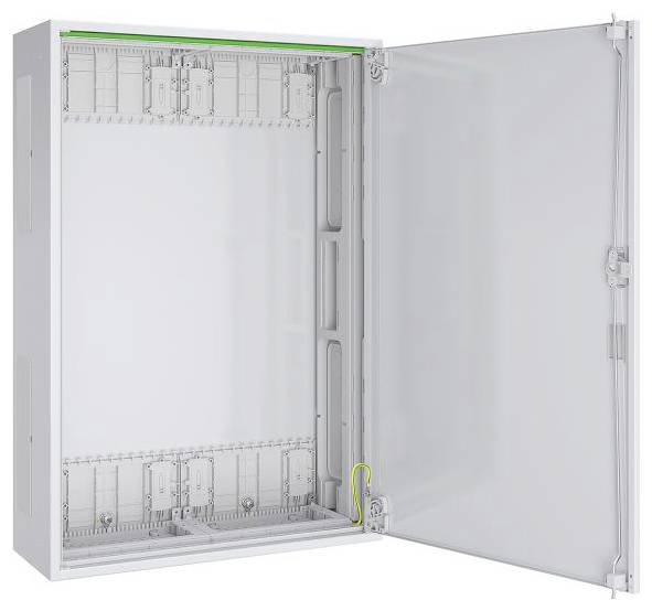 Ein offener, leerer elektrischer Verteilerschrank mit sichtbaren Montageschienen, einem Kabelmanagementbereich und einer angehängten transparenten Tür.