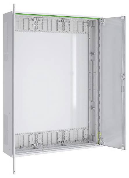 Ein Metallschaltschrank mit geöffneter Tür, der ein leeres Inneres mit Montageschienen und einem Erdungsdraht offenlegt.