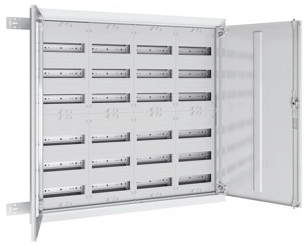 Eine offene elektrische Verteilerdose mit leeren Schlitzen für Sicherungsautomaten. Die Tür des Verteilerkastens ist nach rechts aufgeklappt und zeigt übersichtlich angeordnete, leere Fächer.