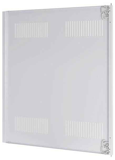 Ein weißes Metallpanel mit Lüftungsschlitzen und Befestigungsbügeln an den Kanten, wahrscheinlich zur Unterbringung oder Abdeckung elektronischer Komponenten.