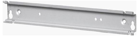 Eine silberne Metallgleitschiene mit mehreren Löchern entlang ihrer Länge, die zur Befestigungsmontage verwendet wird.