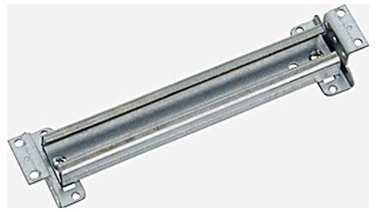 Eine Schubladenschiene aus Metall mit einer linearen Führungsschiene und Befestigungsbügeln an beiden Enden, die für ein gleichmäßiges Öffnen und Schließen von Schubladen verwendet wird.