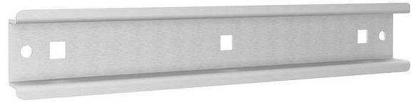 Eine Metallhalterung mit T-förmigem Profil, die drei quadratische Löcher und zwei runde Löcher zur Befestigung aufweist und in der Bau- oder Regalkonstruktion verwendet wird.