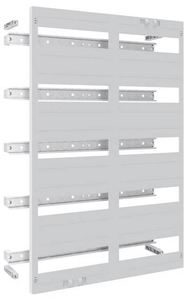 Eine weiße Lamellenwand mit horizontalen Metallhalterungen ist an einer Wand angebracht und dafür konzipiert, Gegenstände in einem Raum zu organisieren oder zu präsentieren.