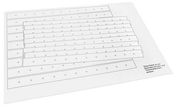 Ein Blatt mit parallelen Streifen, die Pluszeichen enthalten, die sich teilweise überlappen, mit Text in deutscher Sprache in der unteren rechten Ecke.