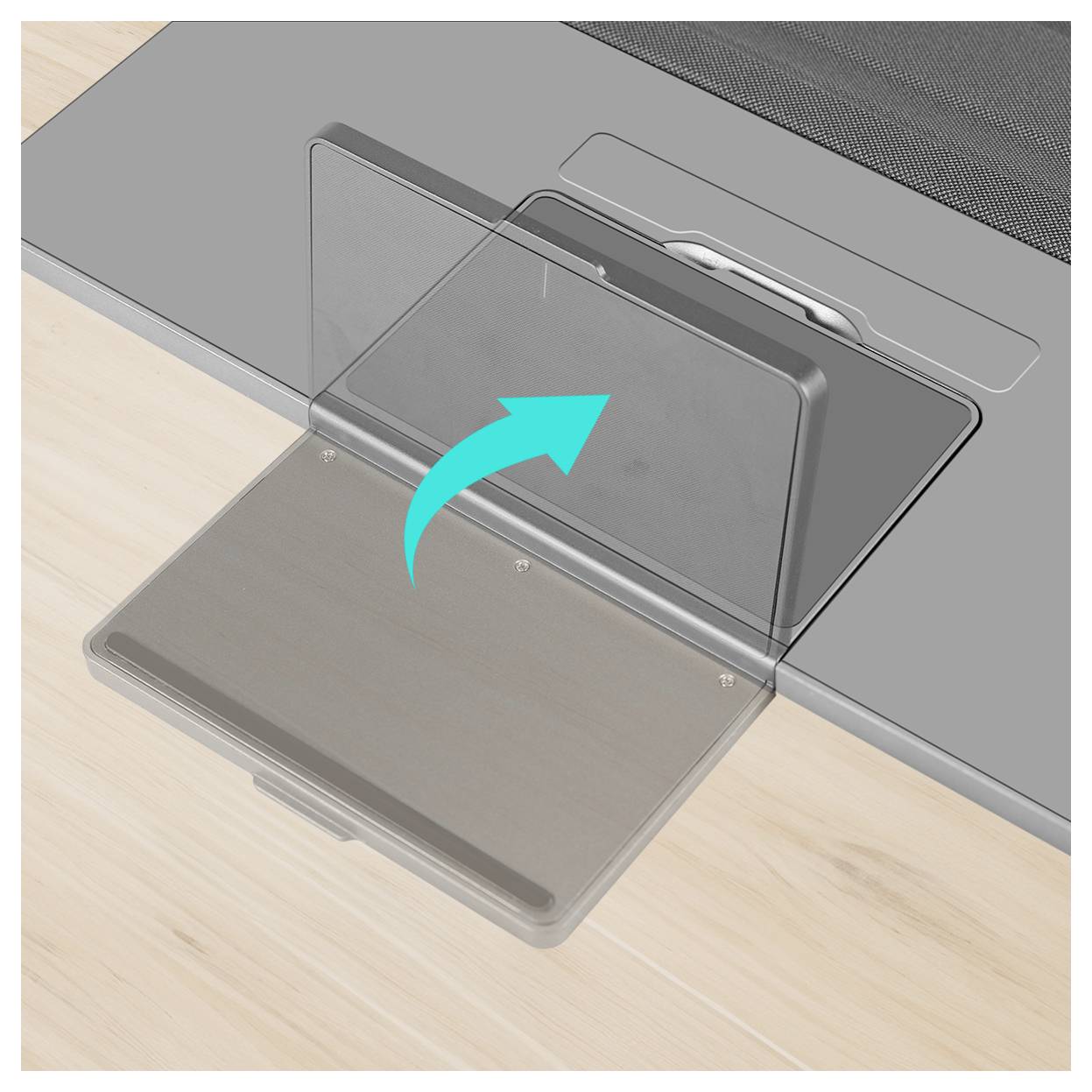 Eine Abdeckung eines Faches ist geöffnet, wobei ein nach oben zeigender Pfeil die Richtung zum Anheben angibt. Das Fach ist Teil einer Bodeneinheit.