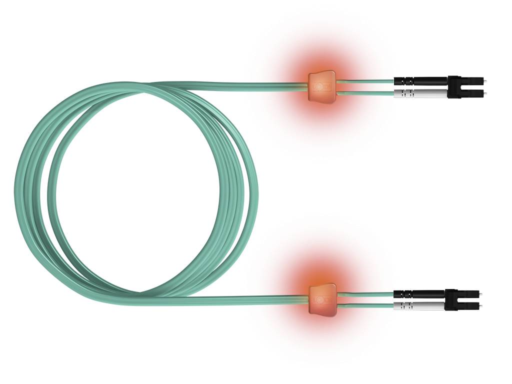 Ein türkisfarbenes Glasfaserkabel mit kreisförmigen orangefarbenen Indikatoren in der Nähe jedes Anschlusses, die auf Signalstärke oder Verbindungsstatus hinweisen.