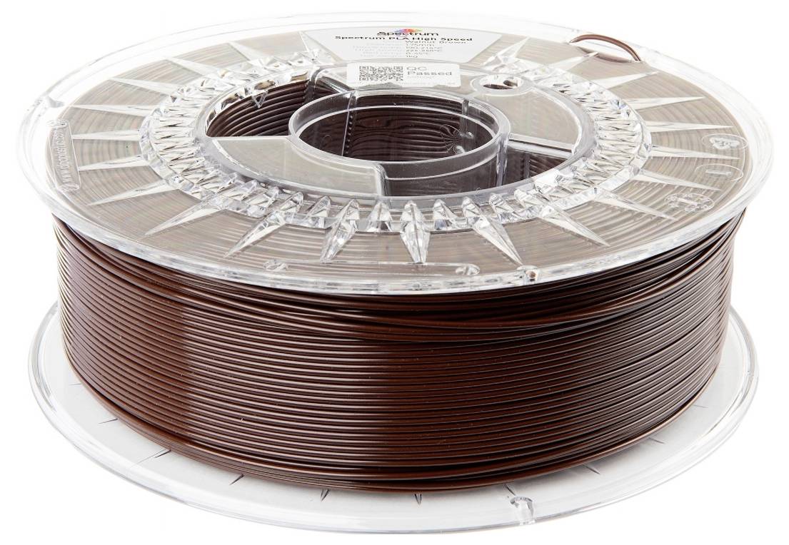 Eine Spule braunes 3D-Druckfilament, ordentlich aufgewickelt in einer durchsichtigen Kunststoffhülle.