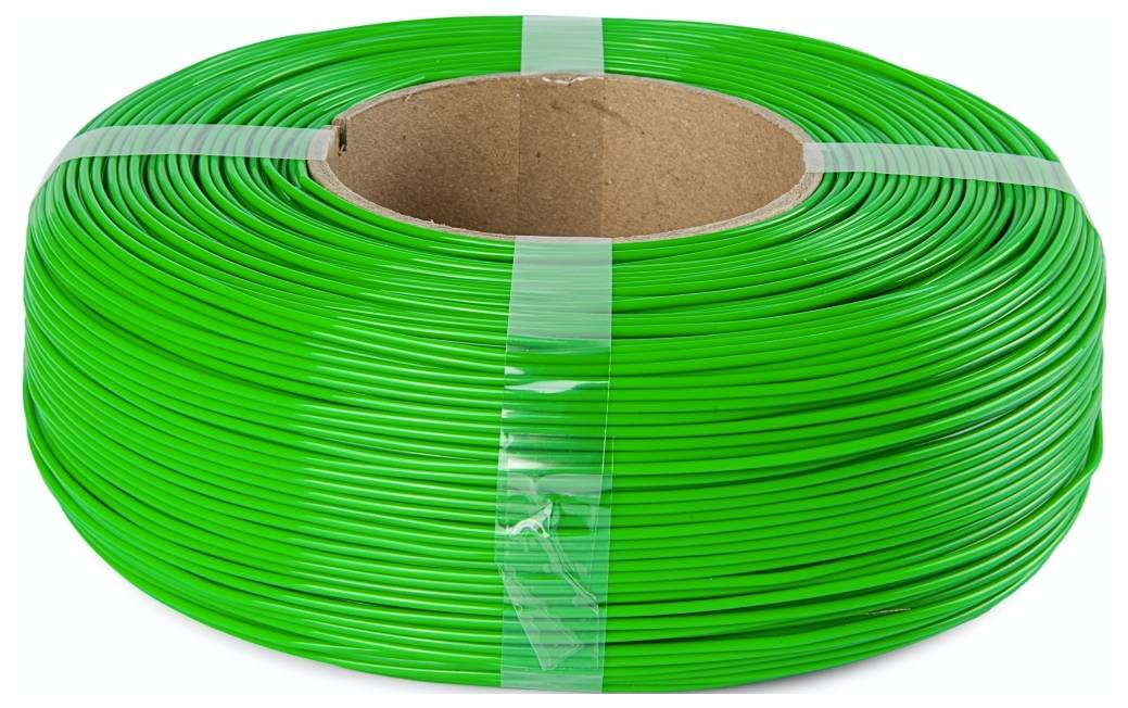 Eine Spule aus hellem Grün-Draht, sauber mit durchsichtigem Klebeband umwickelt, für elektrische oder Gartenzwecke, vor einem weißen Hintergrund.