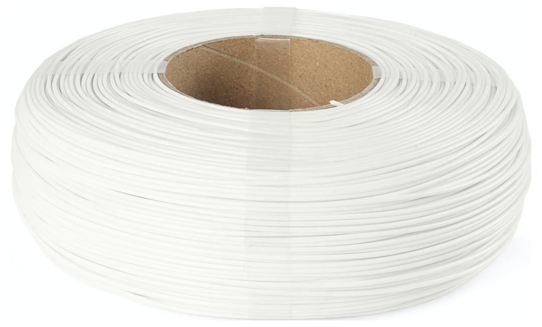 Eine große Spule weißen Filaments, sauber um einen Pappkern gewickelt, wie sie üblicherweise beim 3D-Druck verwendet wird.