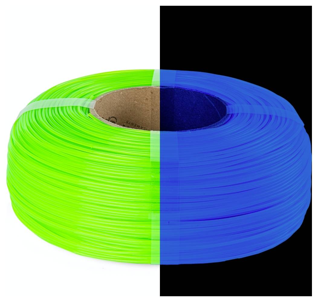 Eine Spule mit 3D-Druckfilament, die in zwei Abschnitte geteilt ist: eine Hälfte in leuchtend Grün und die andere Hälfte in leuchtendem Blau, vor einem schwarzen Hintergrund.