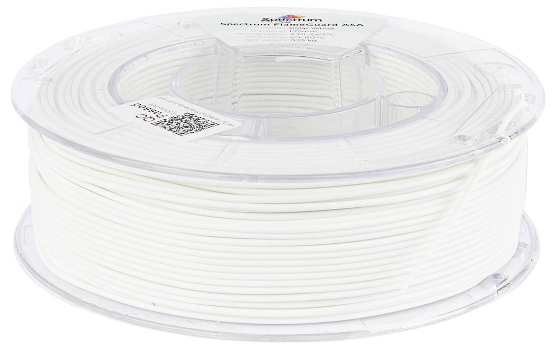 Eine Spule weißen 3D-Druckfilaments, beschriftet mit 'Spectrum Filaments Premium PLA', ordentlich aufgewickelt in transparenter Verpackung.