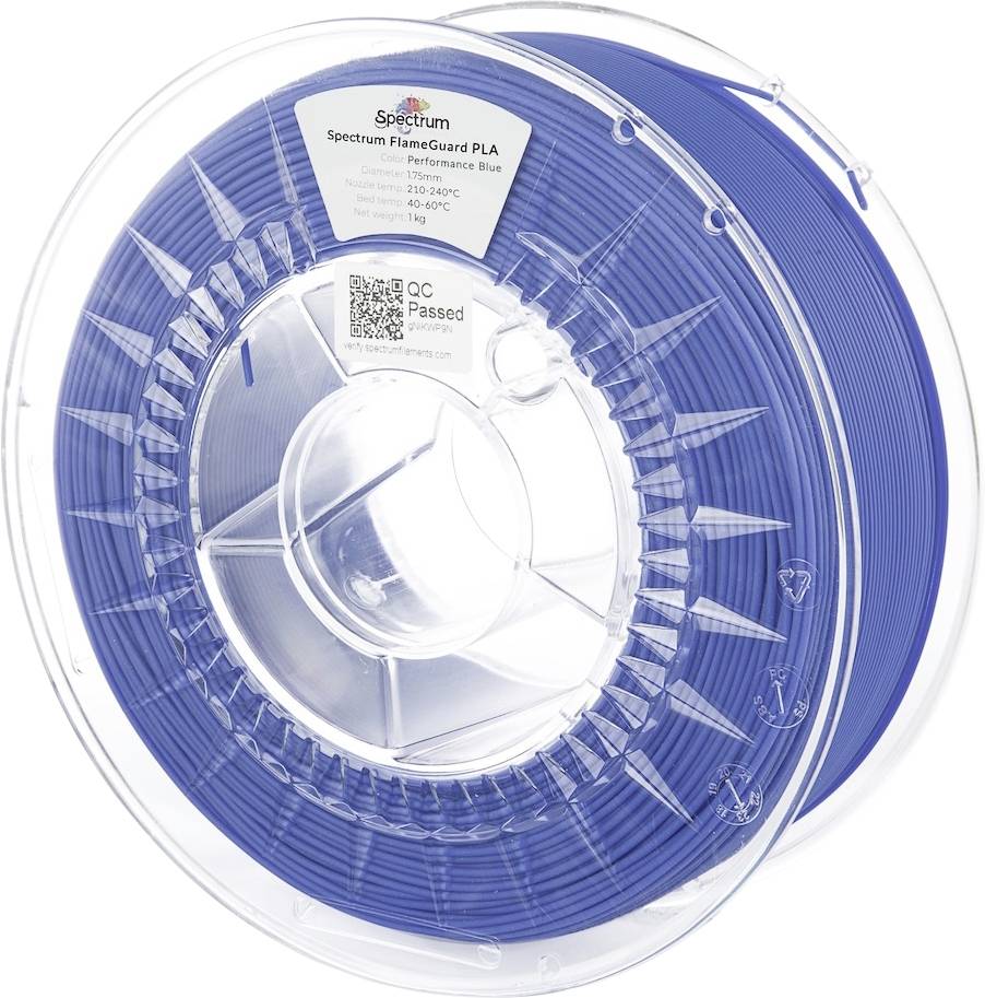 Eine Spule blaues PLA-Filament, beschriftet mit 'Spectrum FlameGuard PLA', geeignet für 3D-Druck, bekannt für Flammwiederständigkeit und Qualitätskontrolle.