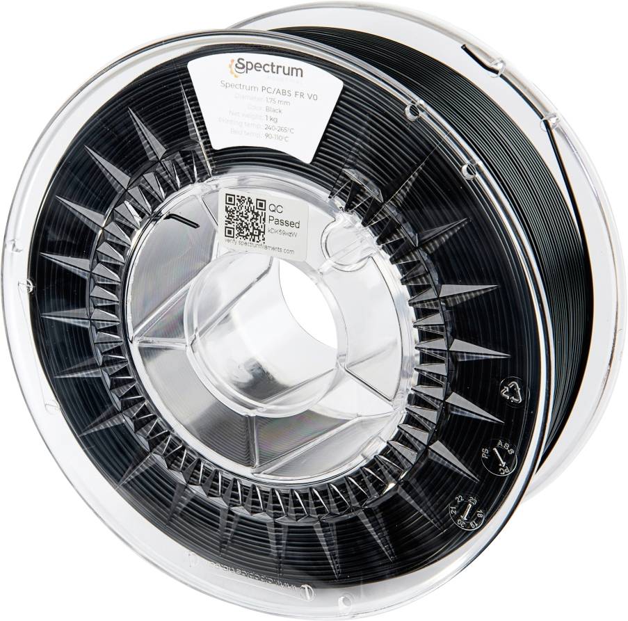 Eine Spule schwarzes 3D-Druckerfilament mit der Bezeichnung ‚Spectrum PC/ABS FR V0'. Das Etikett zeigt einen Durchmesser von 1,75 mm, ein Gewicht von 750 g und eine Drucktemperatur von 260-300°C.