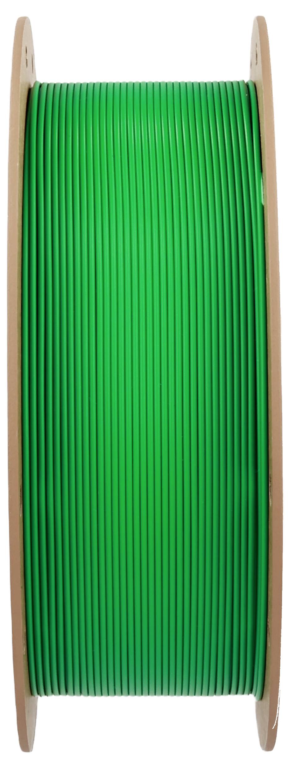 Eine Spule grünes 3D-Drucker-Filament ordentlich auf einer Holzspule aufgewickelt, bereit für die Verwendung in 3D-Druckprojekten.