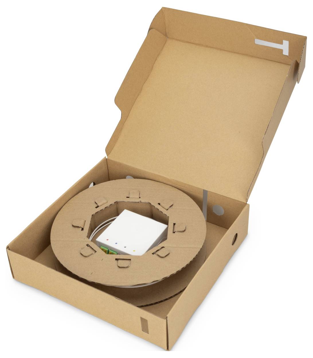Eine Pappschachtel, die geöffnet ist, um einen kreisförmigen Einsatz freizulegen, der ein elektronisches Gerät hält, wahrscheinlich für Verpackungs- oder Transportzwecke.