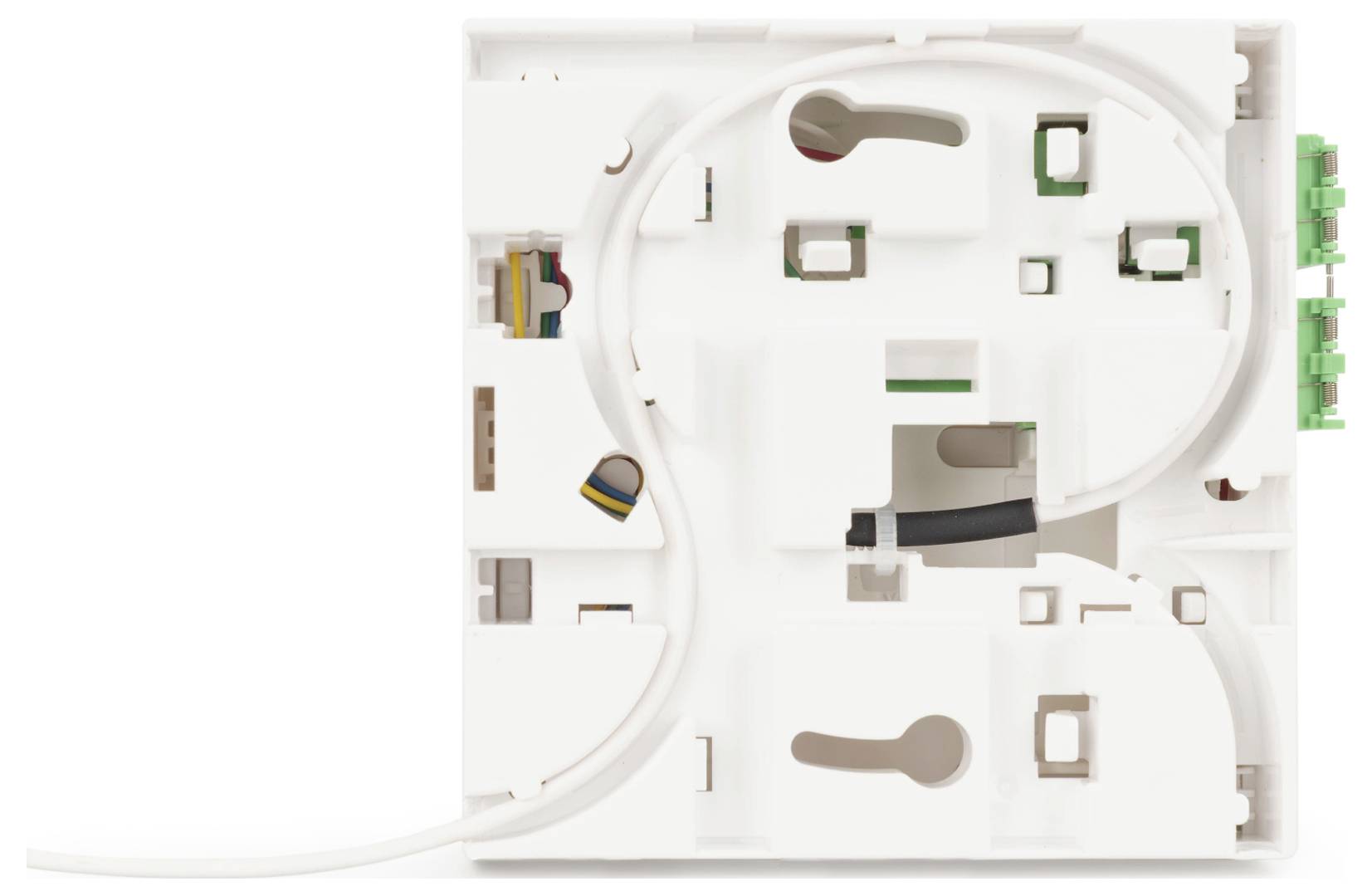 Eine leere Wandmontierte Glasfaser-Verteilbox, die interne Fächer und Kabelführungskanäle zeigt.