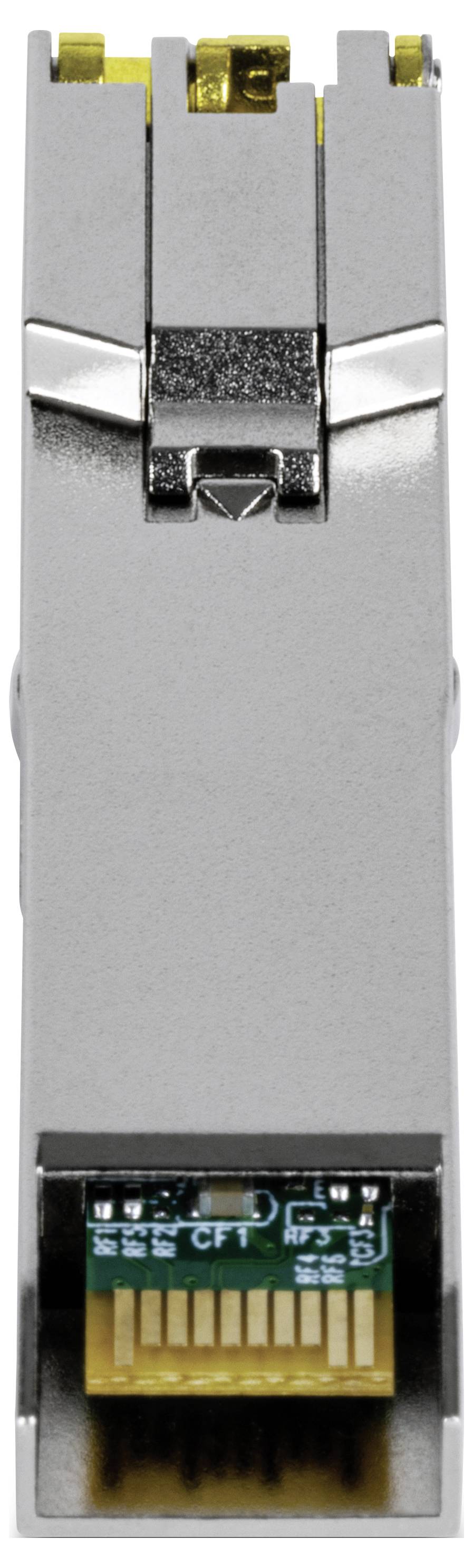 Ein silbernes SFP-Transceiver-Modul für Netzwerkkommunikation, mit sichtbaren goldenen Anschlüssen, verwendet für Glasfaserkommunikation und Datenübertragung.