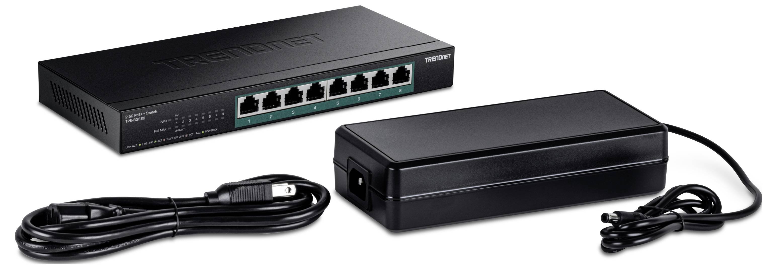 Ein 8-Port-Netzwerkswitch mit Netzteil und Kabeln, typischerweise verwendet, um ein lokales Netzwerk zu erweitern, indem mehrere Geräte verbunden werden.