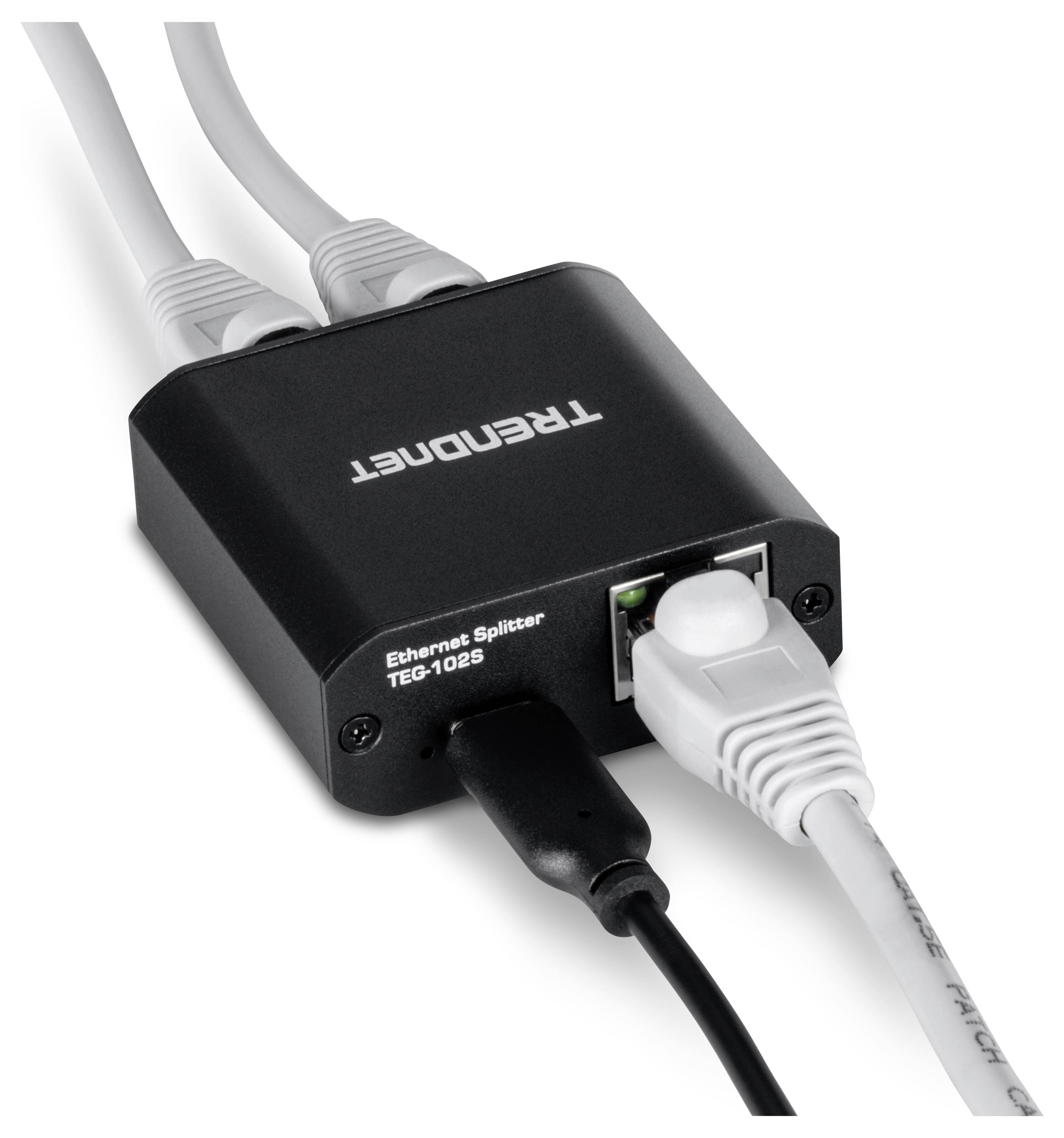 Ein kleiner, schwarzer TRENDnet Ethernet-Splitter (Modell TEG-102S) ist mit mehreren Ethernet-Kabeln verbunden und ermöglicht das Aufteilen des Netzwerkverkehrs.